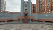 Екі мәрте Социалистік Еңбек Ері  Ы. Жақаев мүсіні, 1975 жыл